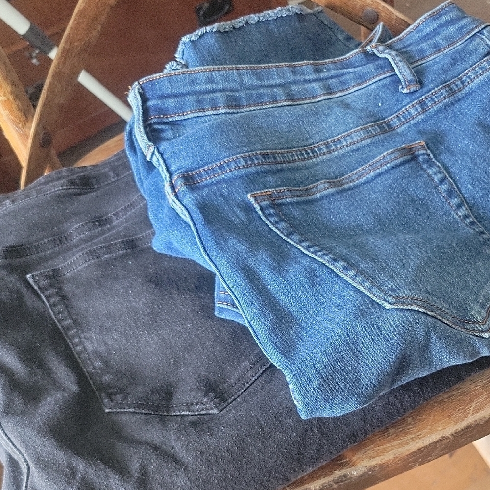 Blue and Black Ankle Cropped Jeans